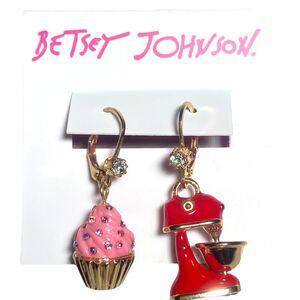 BETSEY JOHNSON Stand Mixer Cupcake Drop Earrings Gold Tone Pink Red Enameled NEW